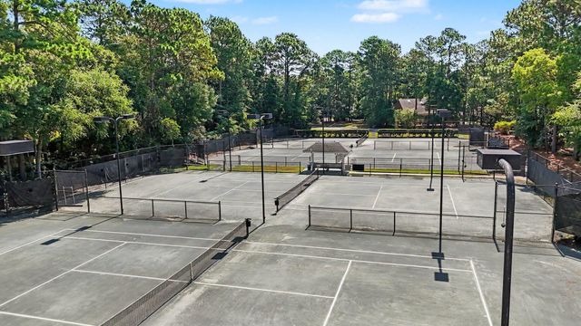 44 Aberdeen Way, Pawleys Island, SC 29585
