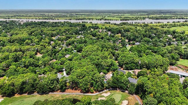 44 Aberdeen Way, Pawleys Island, SC 29585