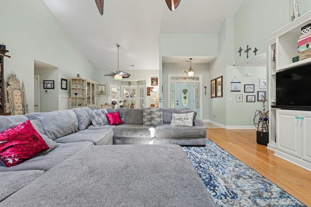 44 Aberdeen Way, Pawleys Island, SC 29585