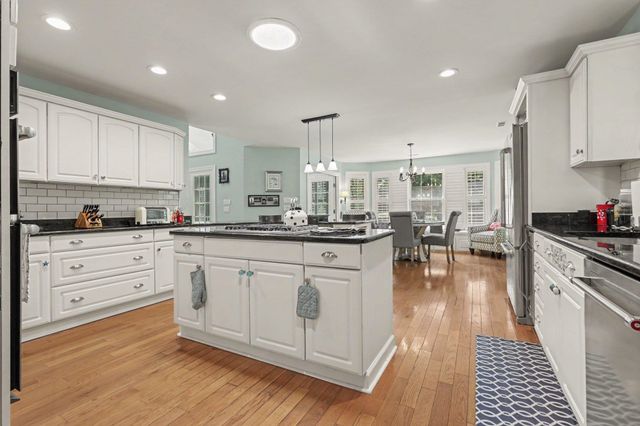 44 Aberdeen Way, Pawleys Island, SC 29585