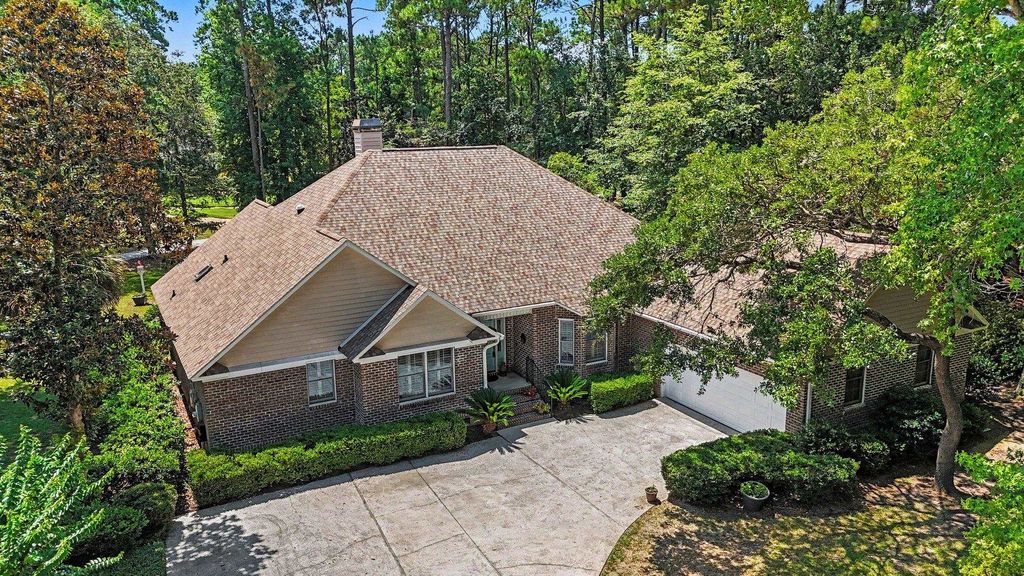 44 Aberdeen Way, Pawleys Island, SC 29585