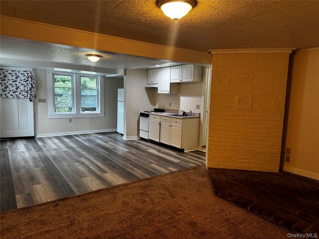 1529 RT 300 4, Newburgh, NY 12550