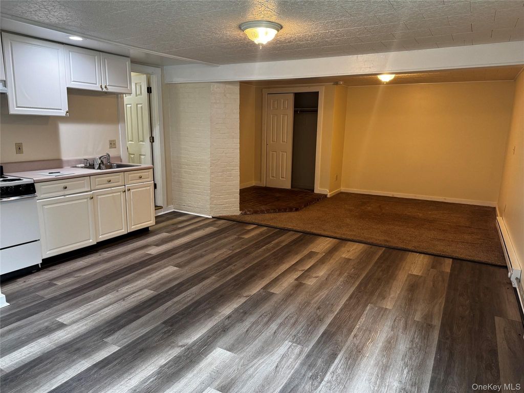 1529 RT 300 4, Newburgh, NY 12550