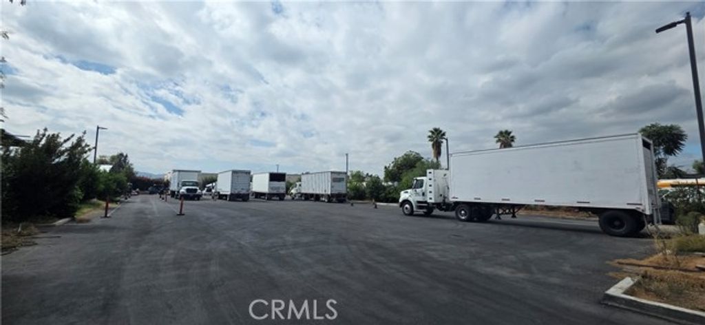 781 E Santa Fe Street, San Bernardino, CA 92408