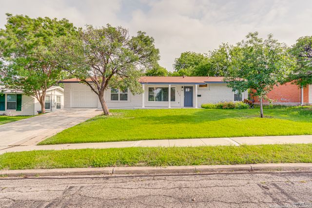 323 SENOVA DR, San Antonio, TX 78216