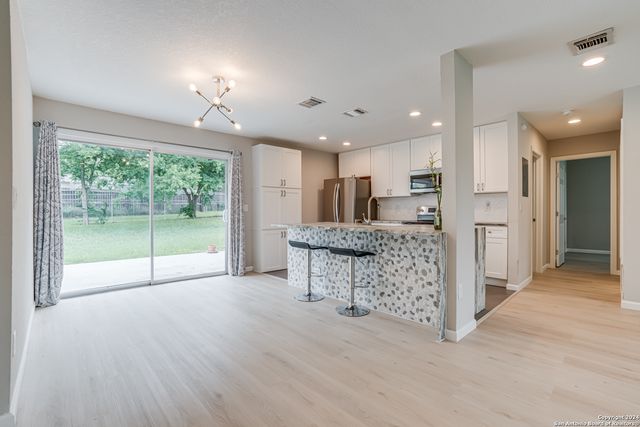 323 SENOVA DR, San Antonio, TX 78216
