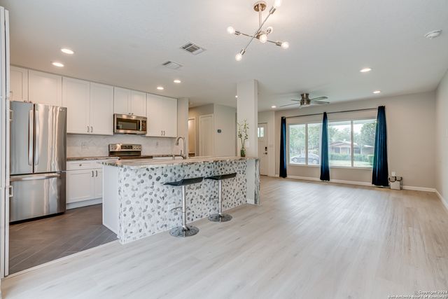 323 SENOVA DR, San Antonio, TX 78216