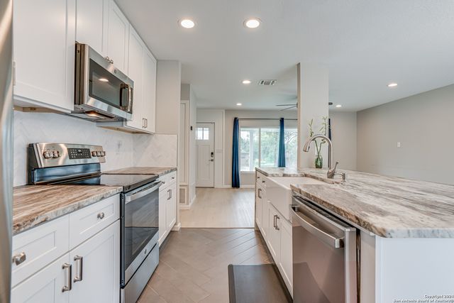 323 SENOVA DR, San Antonio, TX 78216