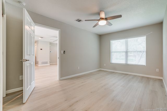 323 SENOVA DR, San Antonio, TX 78216