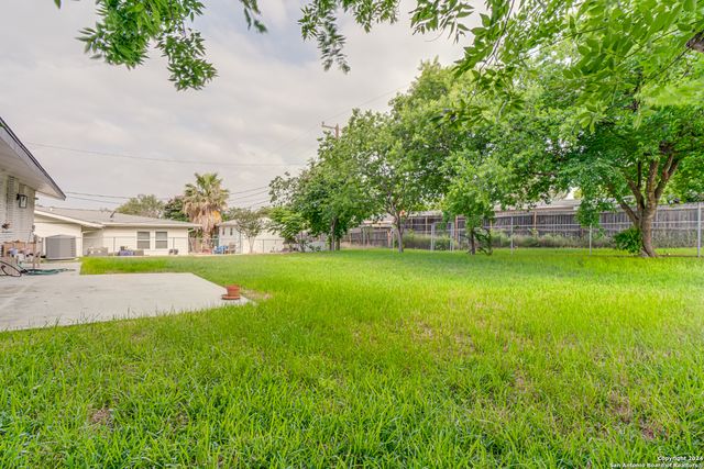 323 SENOVA DR, San Antonio, TX 78216