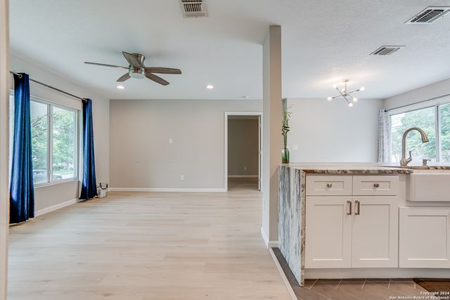 323 SENOVA DR, San Antonio, TX 78216