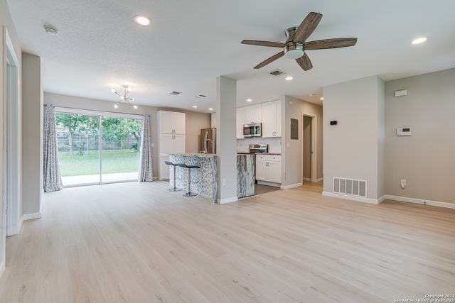 323 SENOVA DR, San Antonio, TX 78216