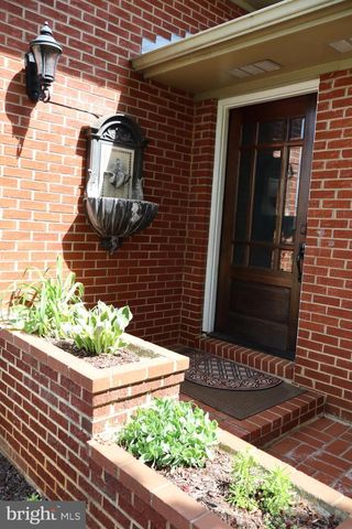 328 JAMESTOWN RD, Front Royal, VA 22630