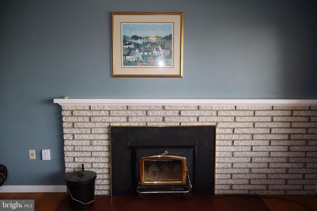 328 JAMESTOWN RD, Front Royal, VA 22630
