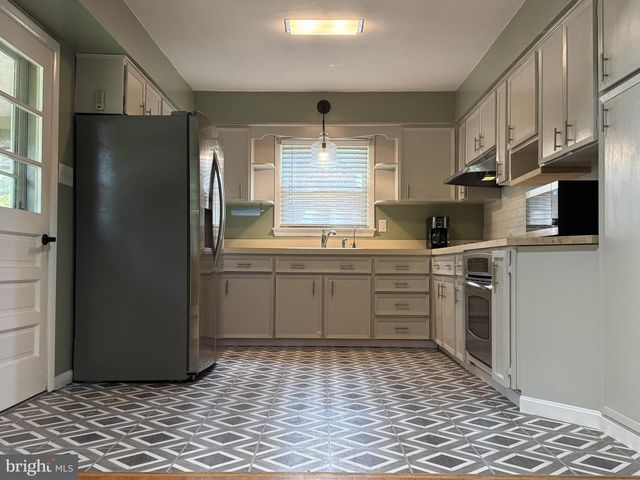 328 JAMESTOWN RD, Front Royal, VA 22630