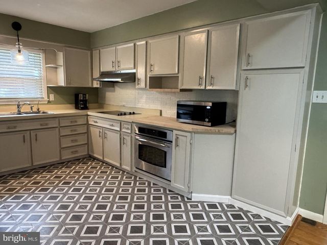 328 JAMESTOWN RD, Front Royal, VA 22630