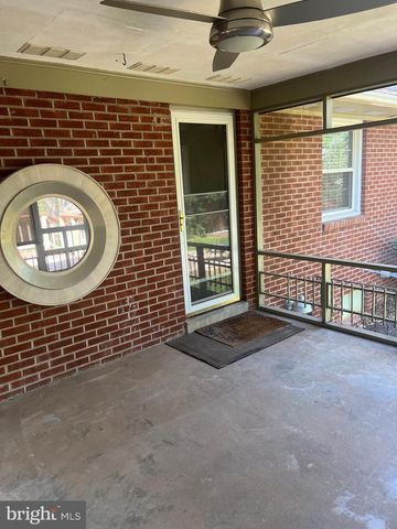 328 JAMESTOWN RD, Front Royal, VA 22630