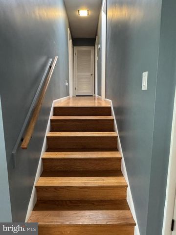 328 JAMESTOWN RD, Front Royal, VA 22630