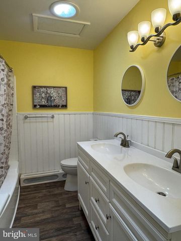 328 JAMESTOWN RD, Front Royal, VA 22630