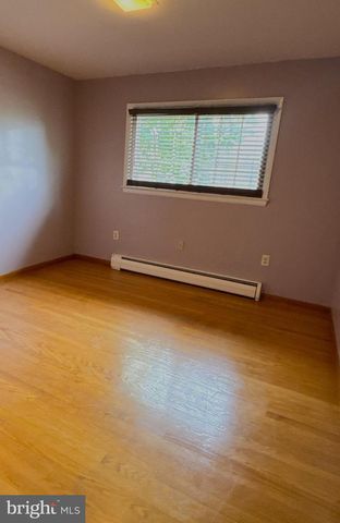328 JAMESTOWN RD, Front Royal, VA 22630