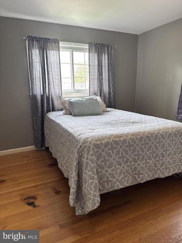 328 JAMESTOWN RD, Front Royal, VA 22630