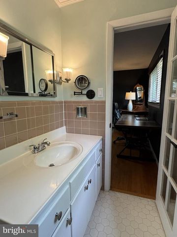 328 JAMESTOWN RD, Front Royal, VA 22630
