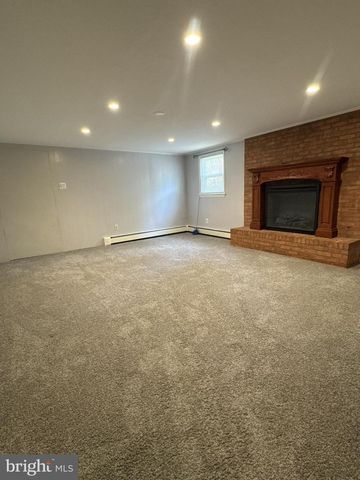 328 JAMESTOWN RD, Front Royal, VA 22630