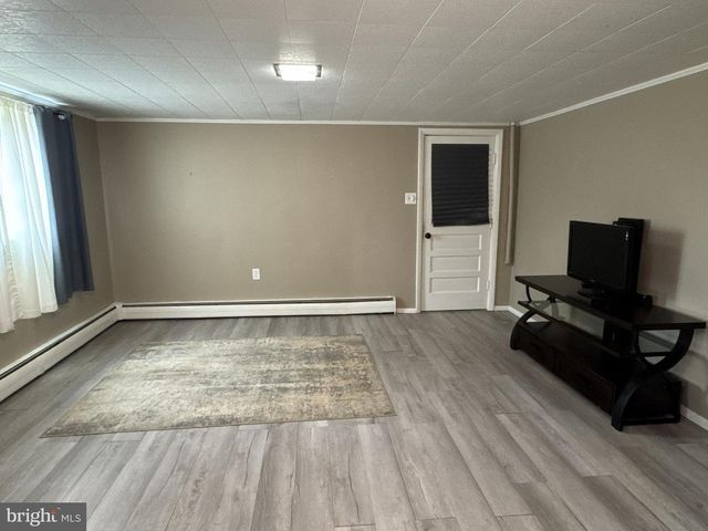 328 JAMESTOWN RD, Front Royal, VA 22630