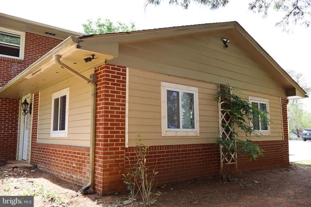 328 JAMESTOWN RD, Front Royal, VA 22630