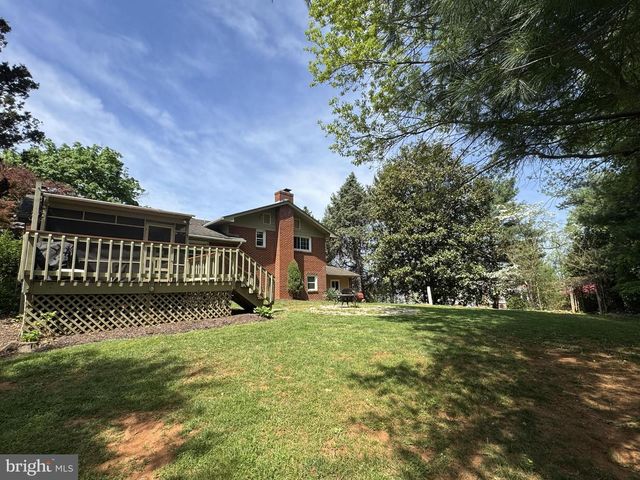 328 JAMESTOWN RD, Front Royal, VA 22630