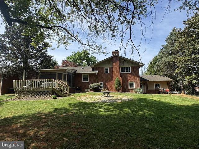 328 JAMESTOWN RD, Front Royal, VA 22630