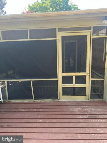 328 JAMESTOWN RD, Front Royal, VA 22630