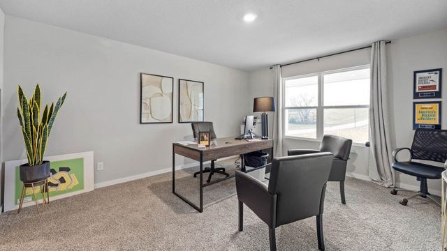 2874 Grassland Court, Hiawatha, IA 52233