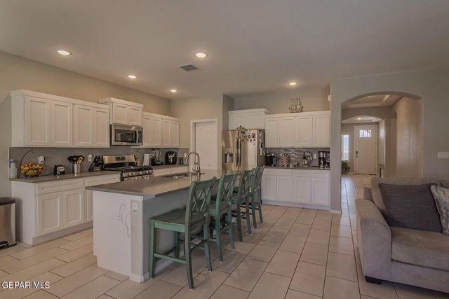 7810 ENCHANTED CLIFF Drive, El Paso, TX 79911