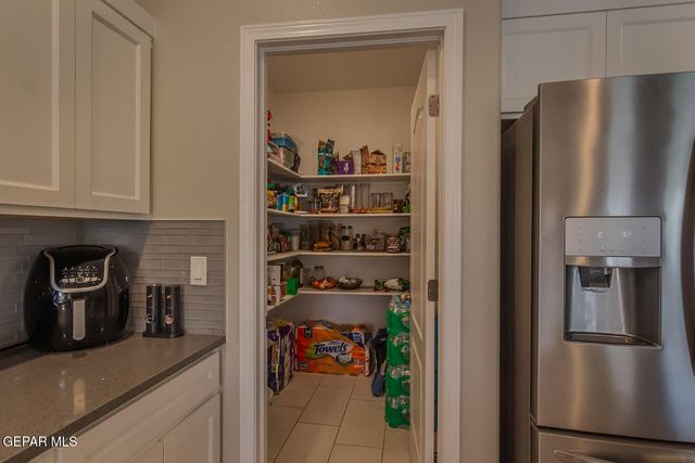 7810 ENCHANTED CLIFF Drive, El Paso, TX 79911