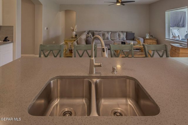 7810 ENCHANTED CLIFF Drive, El Paso, TX 79911