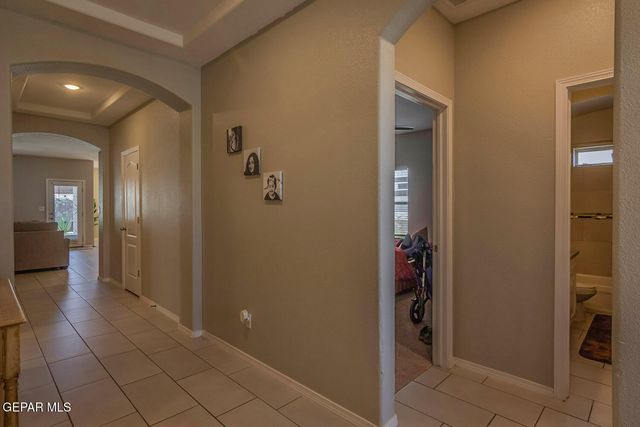 7810 ENCHANTED CLIFF Drive, El Paso, TX 79911