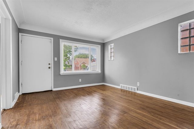 15414 Eastburn Street, Detroit, MI 48205