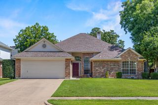 1919 Wood Crest Drive, Grapevine, TX 76051