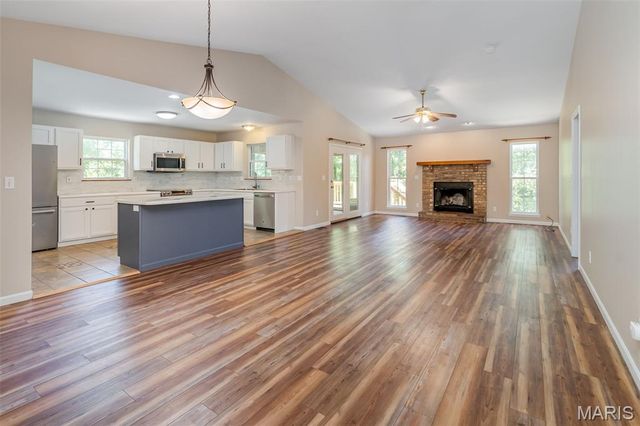 1920 Anna Leah Lane, Washington, MO 63090