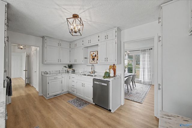 4004 Dotson Drive SE, Huntsville, AL 35802