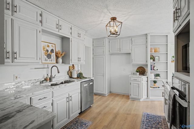 4004 Dotson Drive SE, Huntsville, AL 35802