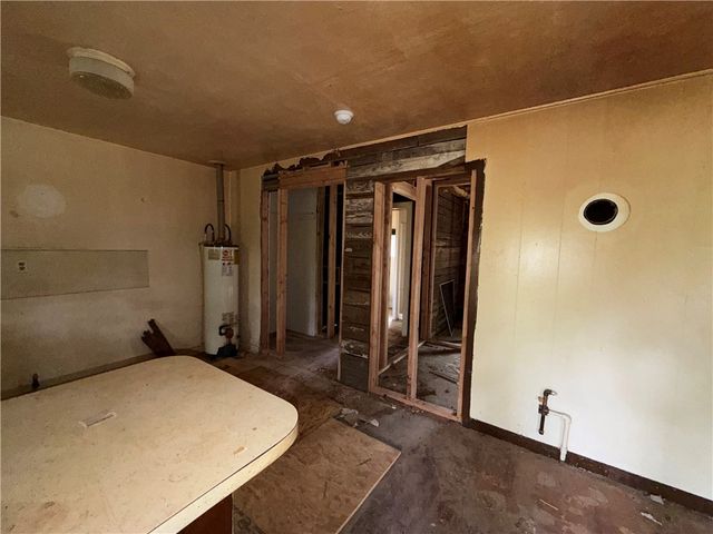 1806 N C Street, Rogers, AR 72756