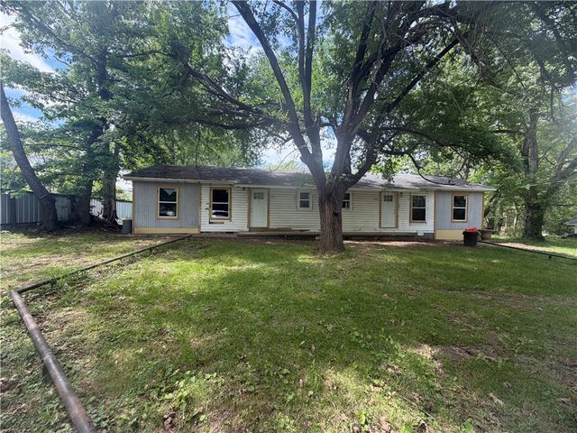 1806 N C Street, Rogers, AR 72756