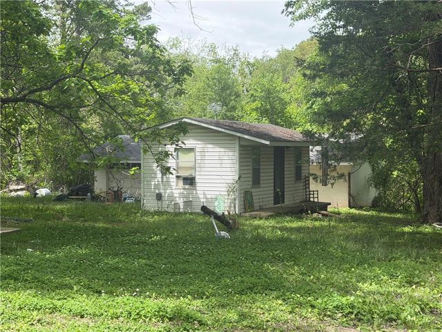 1806 N C Street, Rogers, AR 72756