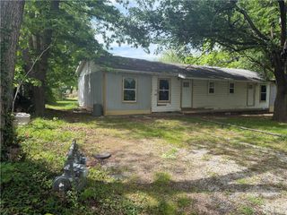 1806 N C Street, Rogers, AR 72756