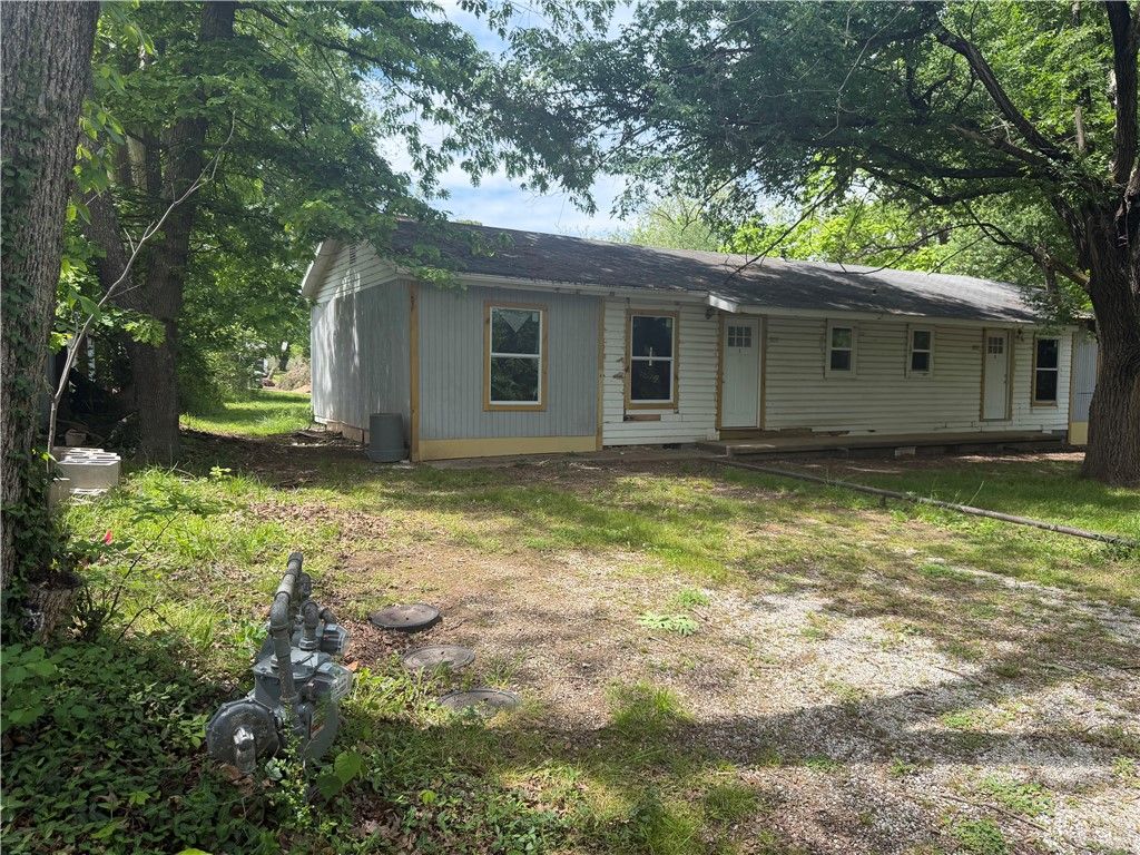 1806 N C Street, Rogers, AR 72756