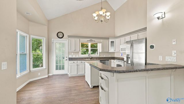 503 Farmingdale Road SE, Huntsville, AL 35803