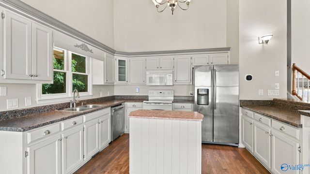 503 Farmingdale Road SE, Huntsville, AL 35803