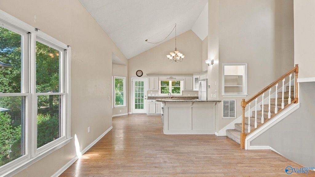 503 Farmingdale Road SE, Huntsville, AL 35803